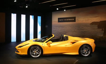 2020 Ferrari F8 Spider Presentation Wallpapers 450x275 (19)