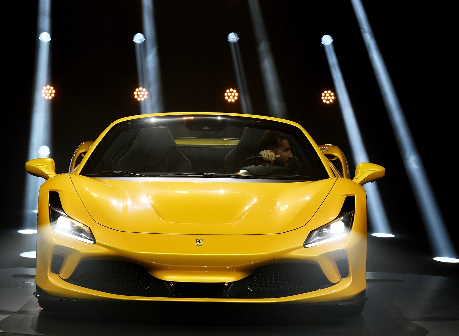 2020 Ferrari F8 Spider Presentation Wallpapers (15)