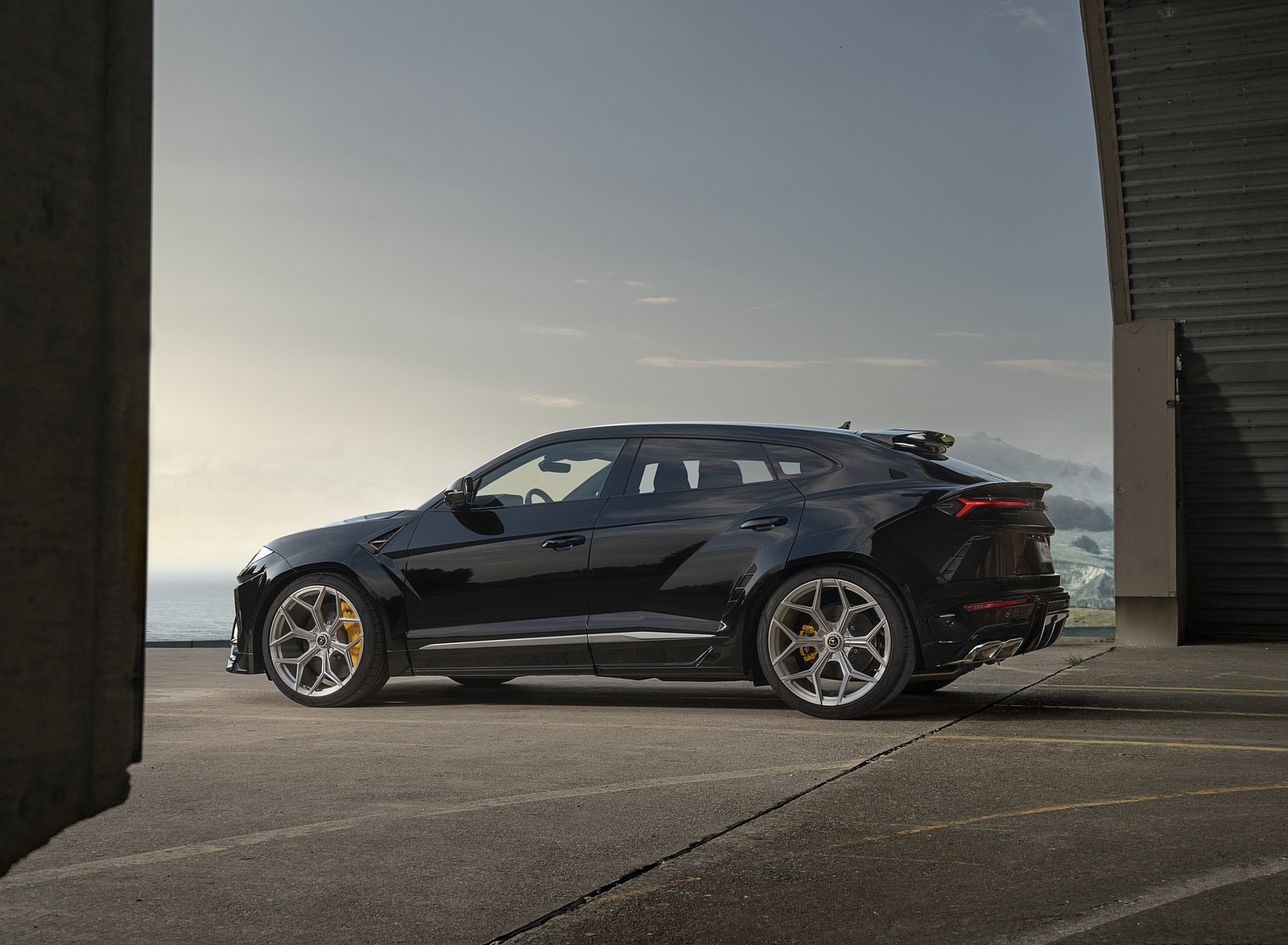 2020 NOVITEC Lamborghini Urus Side Wallpapers #22 of 39