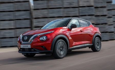 2020 Nissan Juke Front Three-Quarter Wallpapers 450x275 (2)