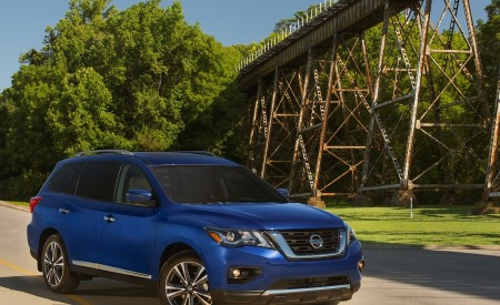 2020 Nissan Pathfinder Platinum 4WD Front Three-Quarter Wallpapers 450x275 (5)