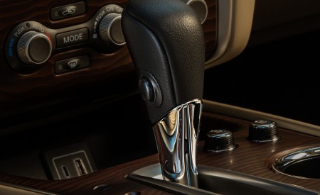 2020 Nissan Pathfinder Platinum 4WD Interior Detail Wallpapers 450x275 (16)