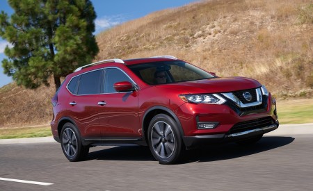 2020 Nissan Rogue Front Three-Quarter Wallpapers 450x275 (2)