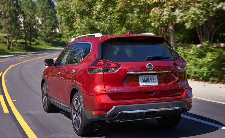 2020 Nissan Rogue Rear Three-Quarter Wallpapers 450x275 (4)
