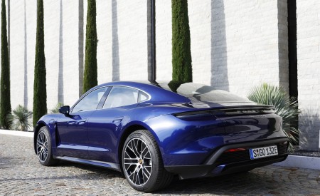 2020 Porsche Taycan Turbo (Color: Gentian Blue Metallic) Rear Three-Quarter Wallpapers 450x275 (10)