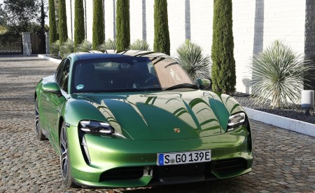 2020 Porsche Taycan Turbo (Color: Mamba Green Metallic) Front Wallpapers 450x275 (30)