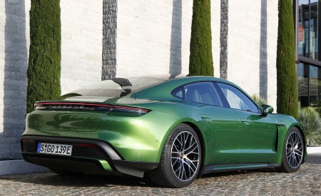 2020 Porsche Taycan Turbo (Color: Mamba Green Metallic) Rear Three-Quarter Wallpapers 450x275 (31)