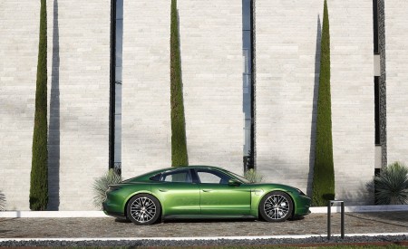 2020 Porsche Taycan Turbo (Color: Mamba Green Metallic) Side Wallpapers 450x275 (32)