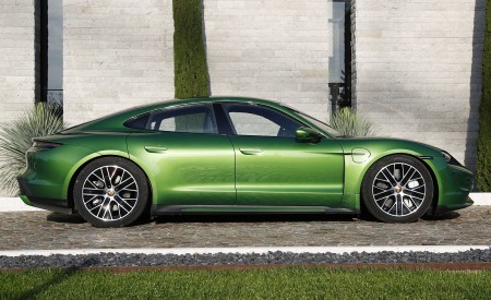 2020 Porsche Taycan Turbo (Color: Mamba Green Metallic) Side Wallpapers 450x275 (33)