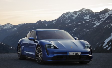 2020 Porsche Taycan Turbo Front Three-Quarter Wallpapers 450x275 (46)