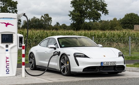 2020 Porsche Taycan Turbo S (Color: Carrara White Metallic) Charging Wallpapers 450x275 (47)