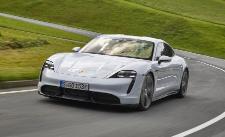 2020 Porsche Taycan Turbo S (Color: Carrara White Metallic) Front Three-Quarter Wallpapers 450x275 (30)