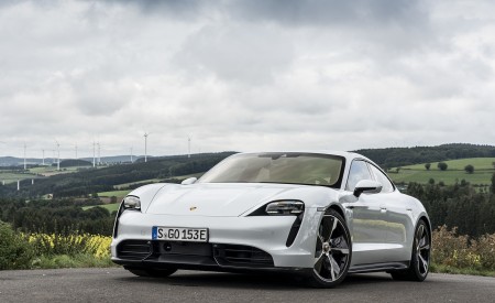 2020 Porsche Taycan Turbo S (Color: Carrara White Metallic) Front Three-Quarter Wallpapers 450x275 (42)