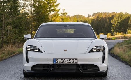 2020 Porsche Taycan Turbo S (Color: Carrara White Metallic) Front Wallpapers 450x275 (51)