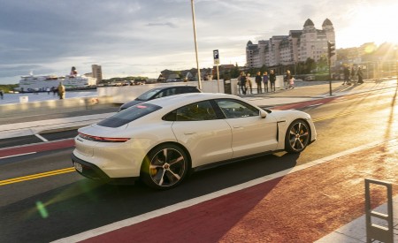 2020 Porsche Taycan Turbo S (Color: Carrara White Metallic) Rear Three-Quarter Wallpapers 450x275 (53)