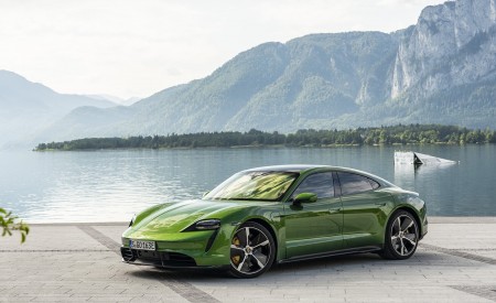 2020 Porsche Taycan Turbo S (Color: Mamba Green Metallic) Front Three-Quarter Wallpapers 450x275 (11)