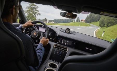 2020 Porsche Taycan Turbo S (Color: Mamba Green Metallic) Interior Wallpapers 450x275 (27)