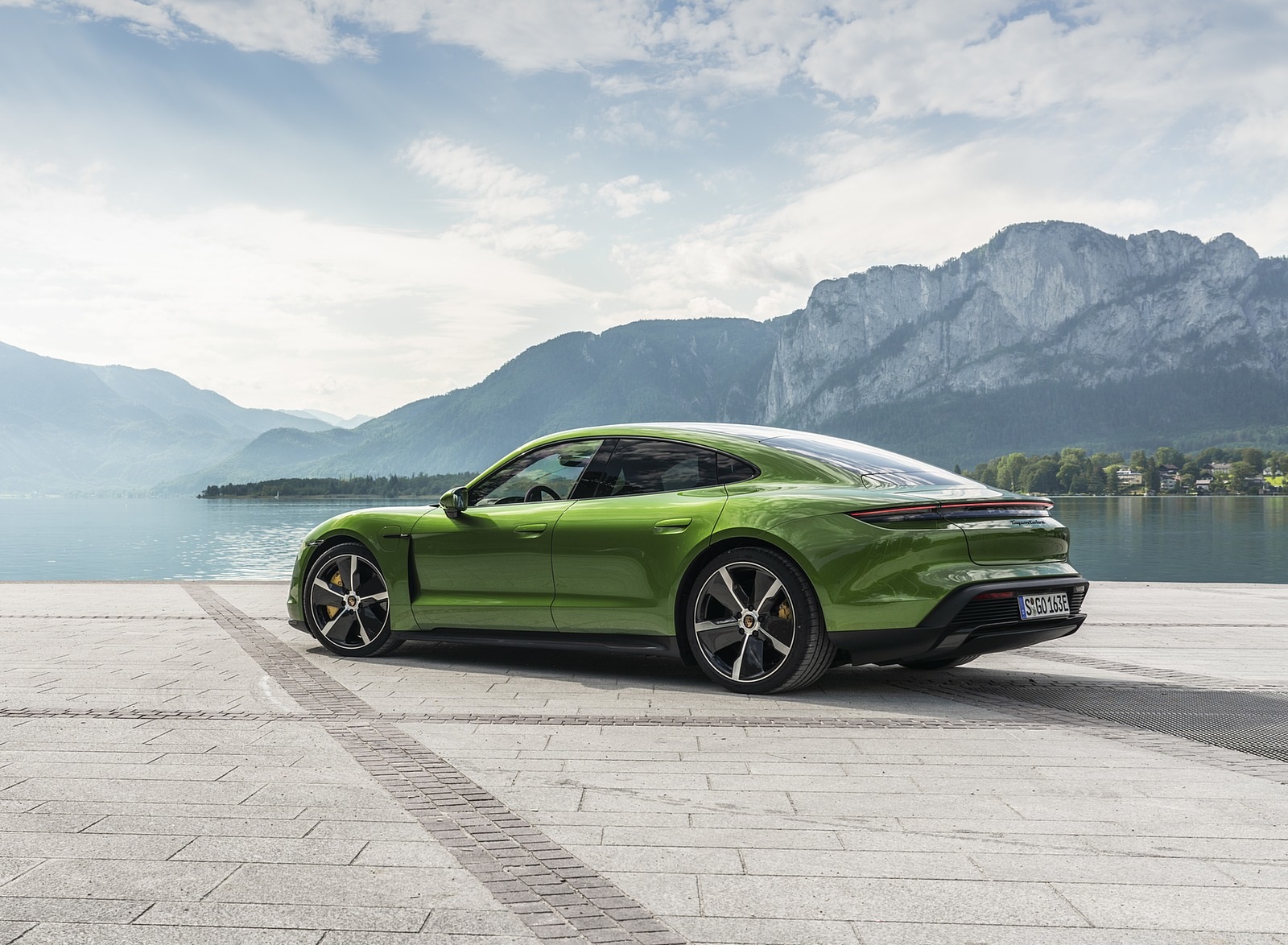 2020 Porsche Taycan Turbo S (Color: Mamba Green Metallic) Rear Three-Quarter Wallpapers (14)