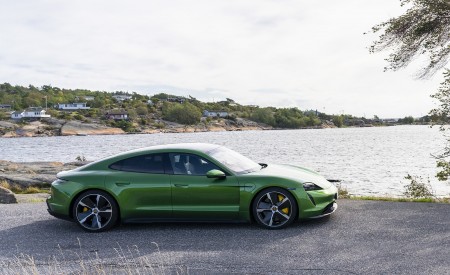 2020 Porsche Taycan Turbo S (Color: Mamba Green Metallic) Side Wallpapers 450x275 (17)