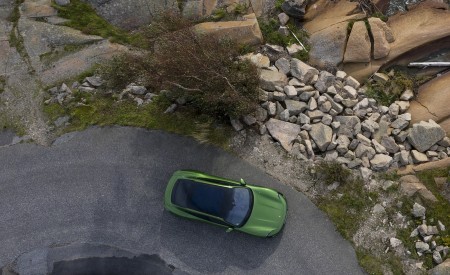 2020 Porsche Taycan Turbo S (Color: Mamba Green Metallic) Top Wallpapers 450x275 (9)