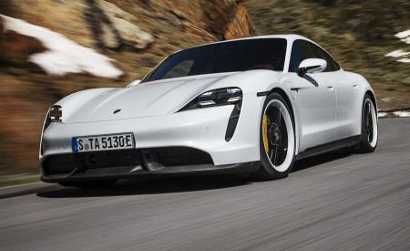 2020 Porsche Taycan Turbo S Front Three-Quarter Wallpapers 450x275 (81)