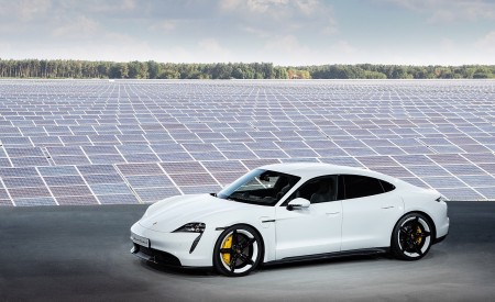 2020 Porsche Taycan Turbo S Front Three-Quarter Wallpapers 450x275 (86)