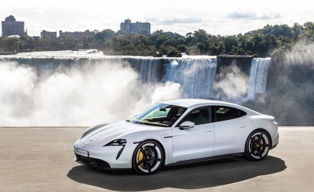 2020 Porsche Taycan Turbo S Front Three-Quarter Wallpapers 450x275 (82)