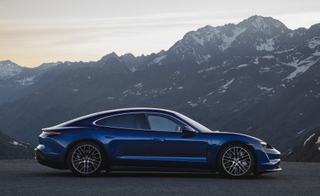 2020 Porsche Taycan Turbo Side Wallpapers 450x275 (44)