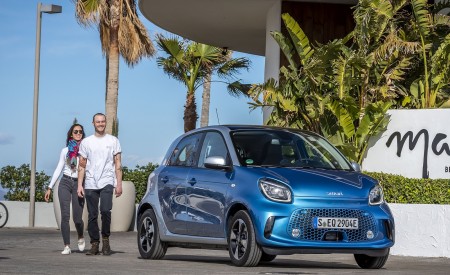 2020 Smart EQ ForFour Passion Line (Color: Steel Blue) Front Three-Quarter Wallpapers 450x275 (52)