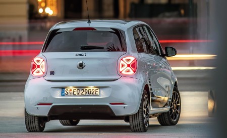 2020 Smart EQ ForFour Pulse Line (Color: Ice White) Rear Wallpapers 450x275 (26)