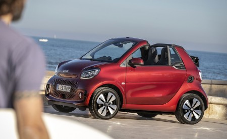 2020 Smart EQ ForTwo Cabrio Prime Line (Color: Carmine Red) Front Three-Quarter Wallpapers 450x275 (21)