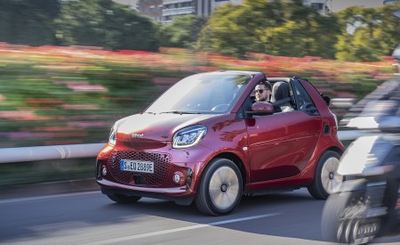 2020 Smart EQ ForTwo Cabrio Prime Line (Color: Carmine Red) Front Three-Quarter Wallpapers 450x275 (13)