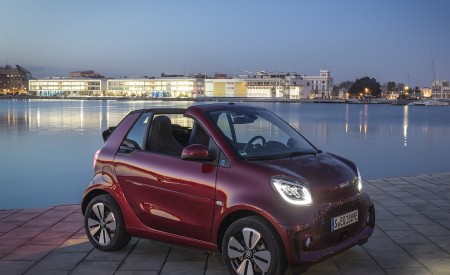 2020 Smart EQ ForTwo Cabrio Prime Line (Color: Carmine Red) Front Three-Quarter Wallpapers 450x275 (23)