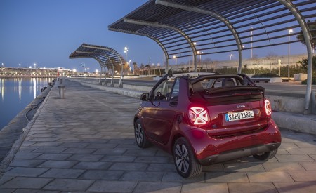2020 Smart EQ ForTwo Cabrio Prime Line (Color: Carmine Red) Rear Three-Quarter Wallpapers 450x275 (27)