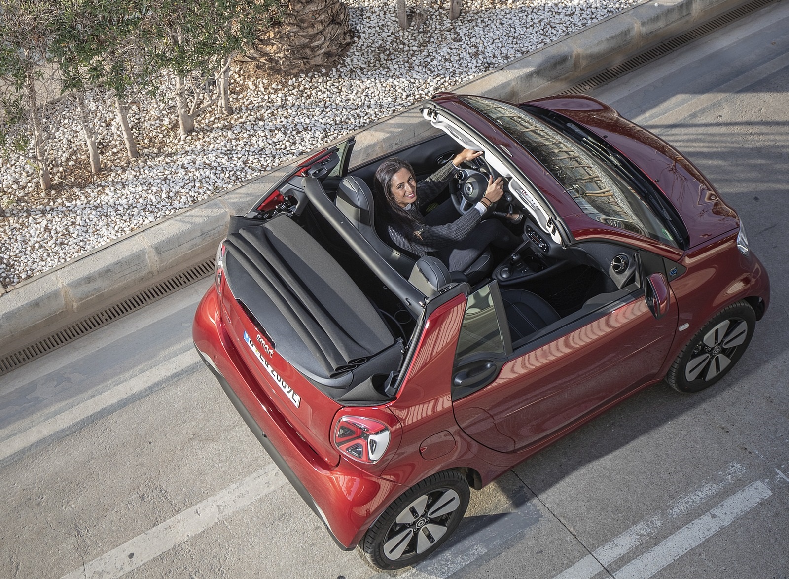 2020 Smart EQ ForTwo Cabrio Prime Line (Color: Carmine Red) Top Wallpapers (9)