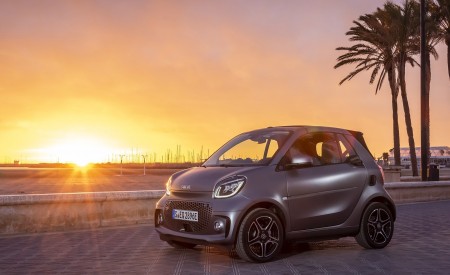 2020 Smart EQ ForTwo Cabrio Pulse Line (Color: Graphite Grey Matt) Front Three-Quarter Wallpapers 450x275 (90)