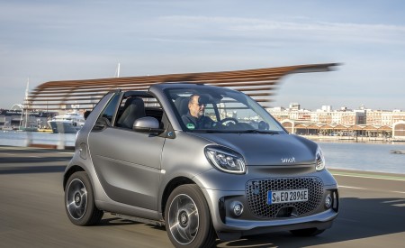 2020 Smart EQ ForTwo Cabrio Pulse Line (Color: Graphite Grey Matt) Front Three-Quarter Wallpapers 450x275 (68)