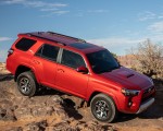 2020 Toyota 4Runner TRD Off-Road Front Three-Quarter Wallpapers 150x120 (15)