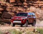2020 Toyota 4Runner TRD Off-Road Front Three-Quarter Wallpapers 150x120 (14)