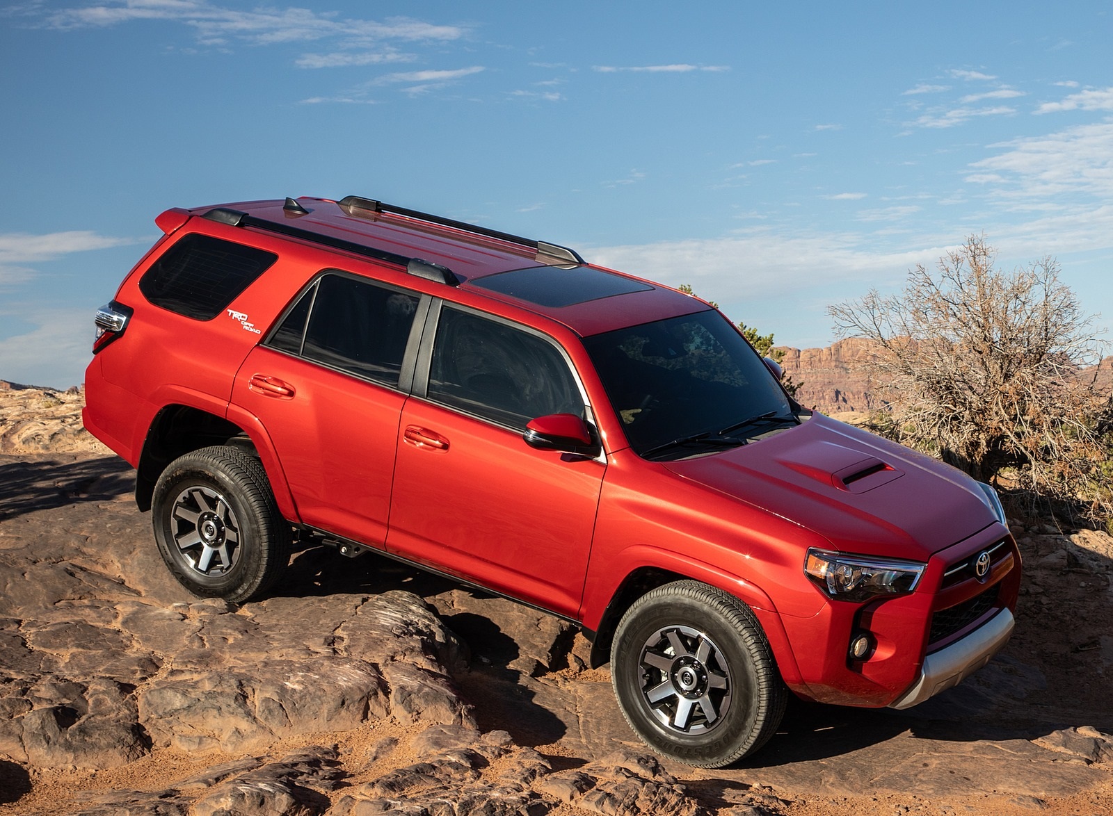 2020 Toyota 4Runner TRD Off-Road Front Three-Quarter Wallpapers (15)