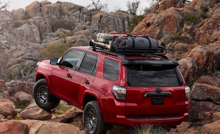 2020 Toyota 4Runner Venture Edition Rear Three-Quarter Wallpapers 450x275 (6)
