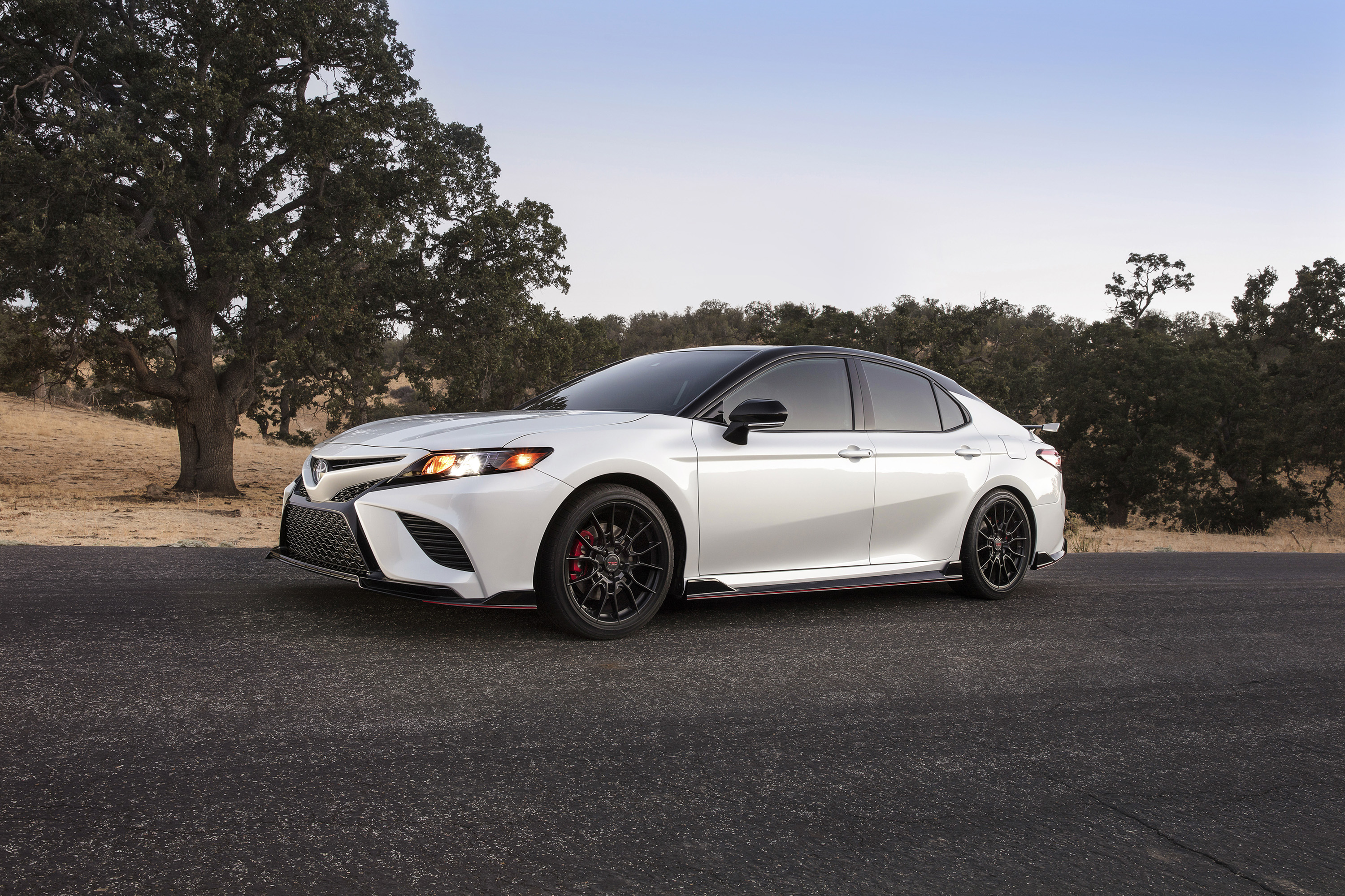 2020 Toyota Camry TRD Front Three-Quarter Wallpapers (14)