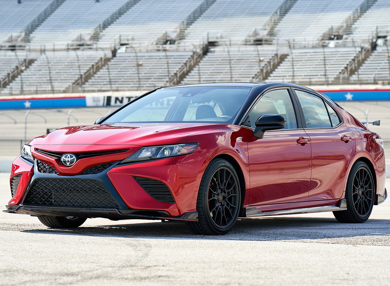 2020 Toyota Camry TRD Front Three-Quarter Wallpapers (2)