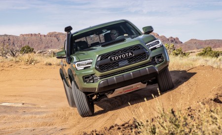 2020 Toyota Tacoma TRD Pro (Color: Army Green) Front Wallpapers 450x275 (4)