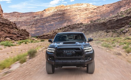 2020 Toyota Tacoma TRD Pro (Color: Magnetic Gray) Front Wallpapers 450x275 (24)