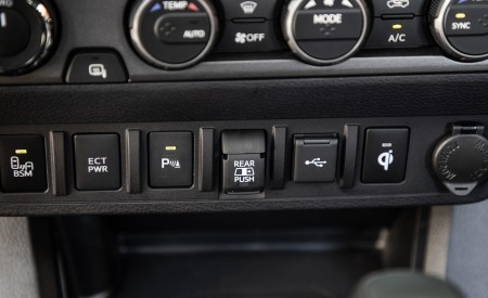 2020 Toyota Tacoma TRD Pro Interior Detail Wallpapers 450x275 (33)