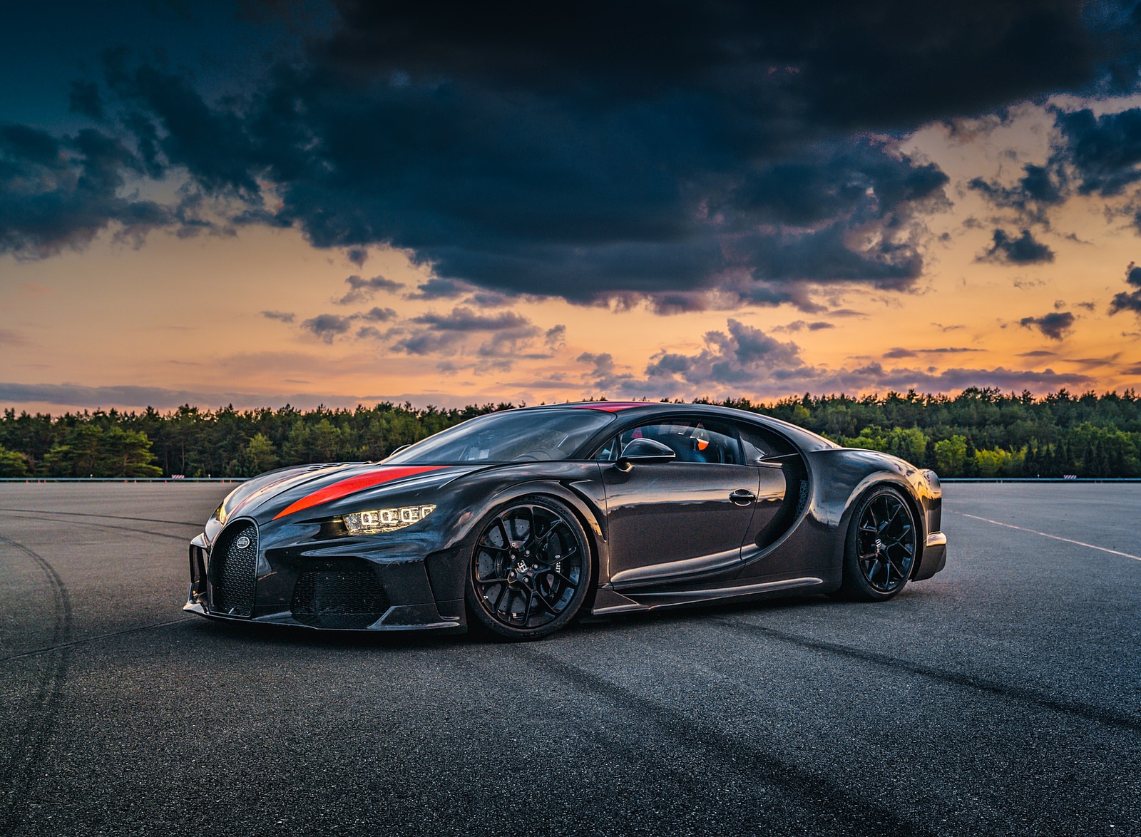 2021 Bugatti Chiron Super Sport 300+ Front Three-Quarter Wallpapers #22 of 31