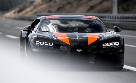 2021 Bugatti Chiron Super Sport 300+ Front Wallpapers 450x275 (4)