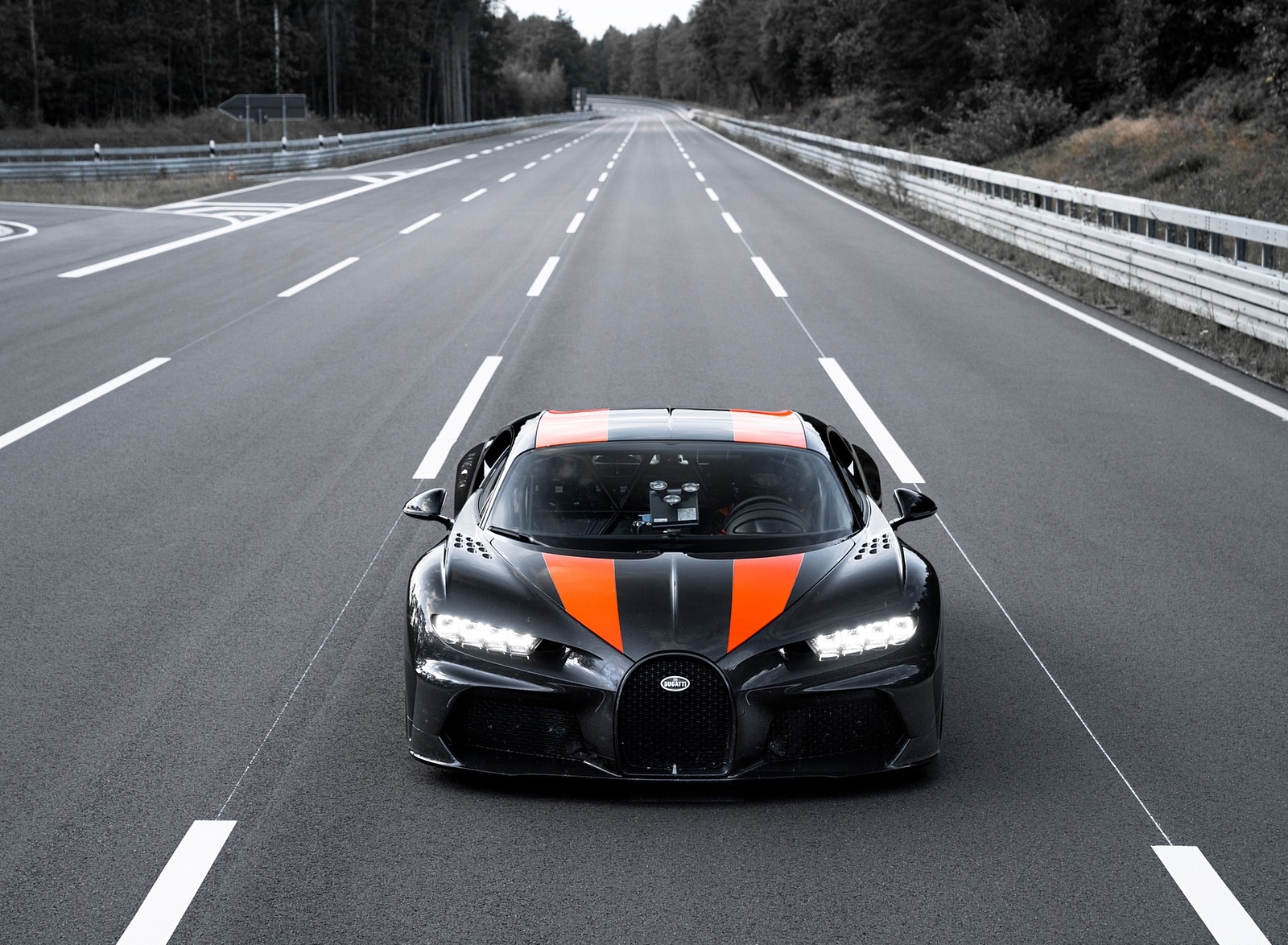 2021 Bugatti Chiron Super Sport 300+ Front Wallpapers #5 of 31
