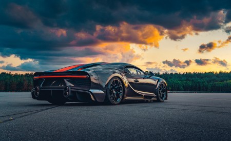2021 Bugatti Chiron Super Sport 300+ Rear Three-Quarter Wallpapers 450x275 (24)